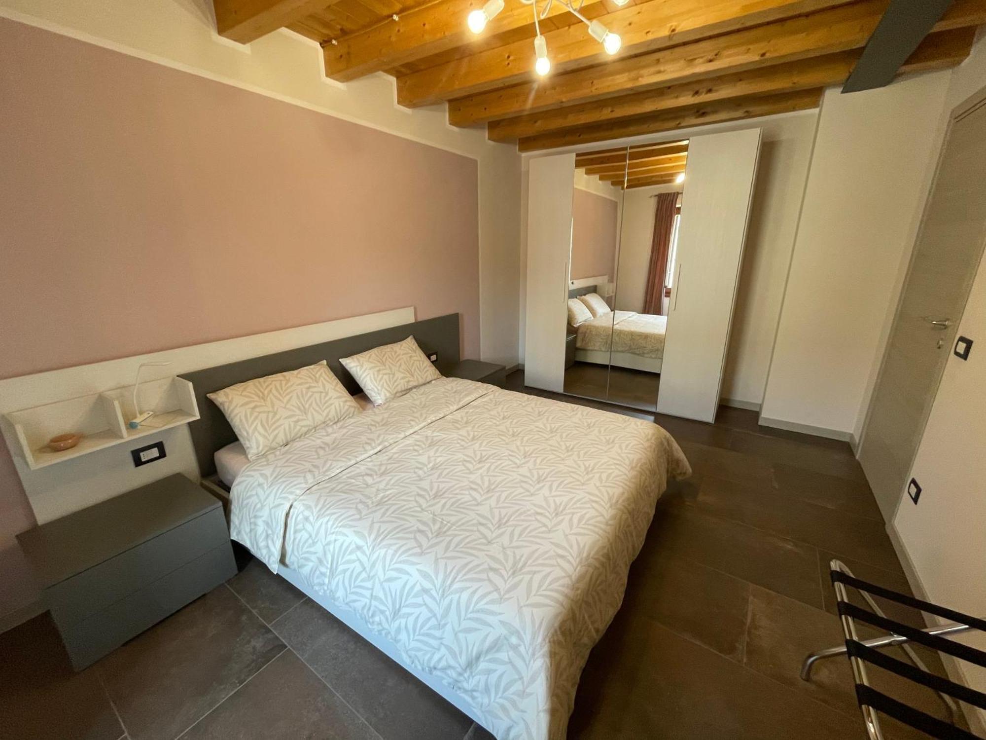 Dimora Rosso San Zeno - Wifi Veloce E Adatto Per Famiglie Verona Exterior photo