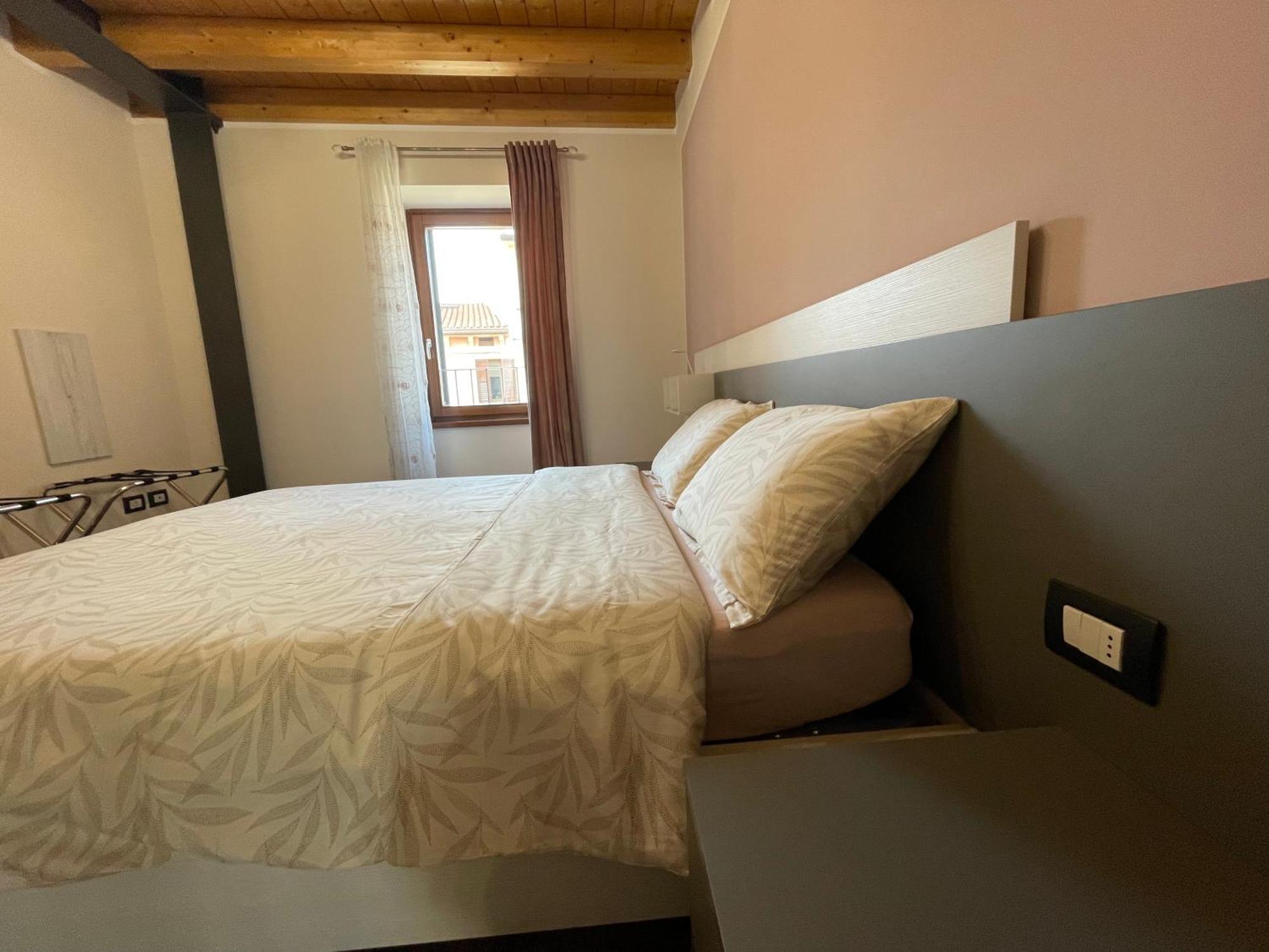 Dimora Rosso San Zeno - Wifi Veloce E Adatto Per Famiglie Verona Exterior photo
