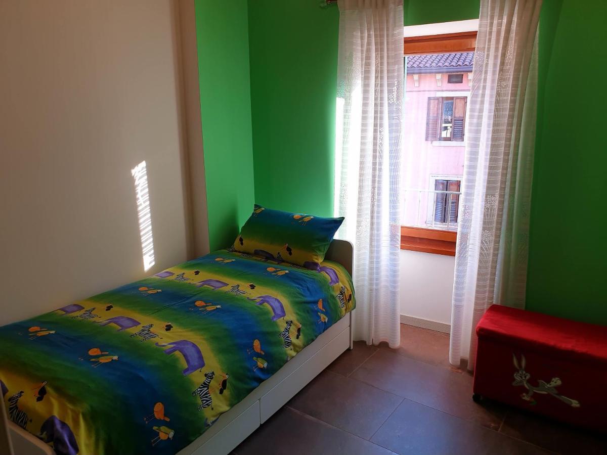 Dimora Rosso San Zeno - Wifi Veloce E Adatto Per Famiglie Verona Exterior photo
