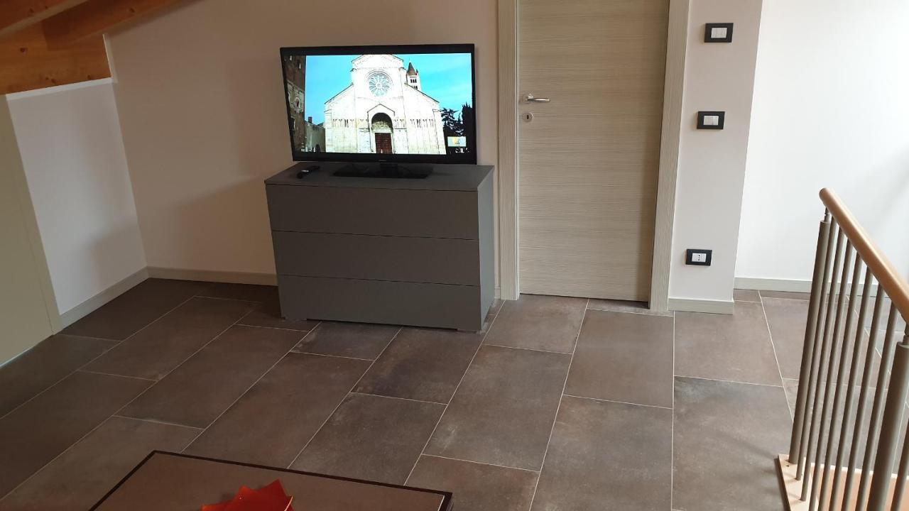 Dimora Rosso San Zeno - Wifi Veloce E Adatto Per Famiglie Verona Exterior photo