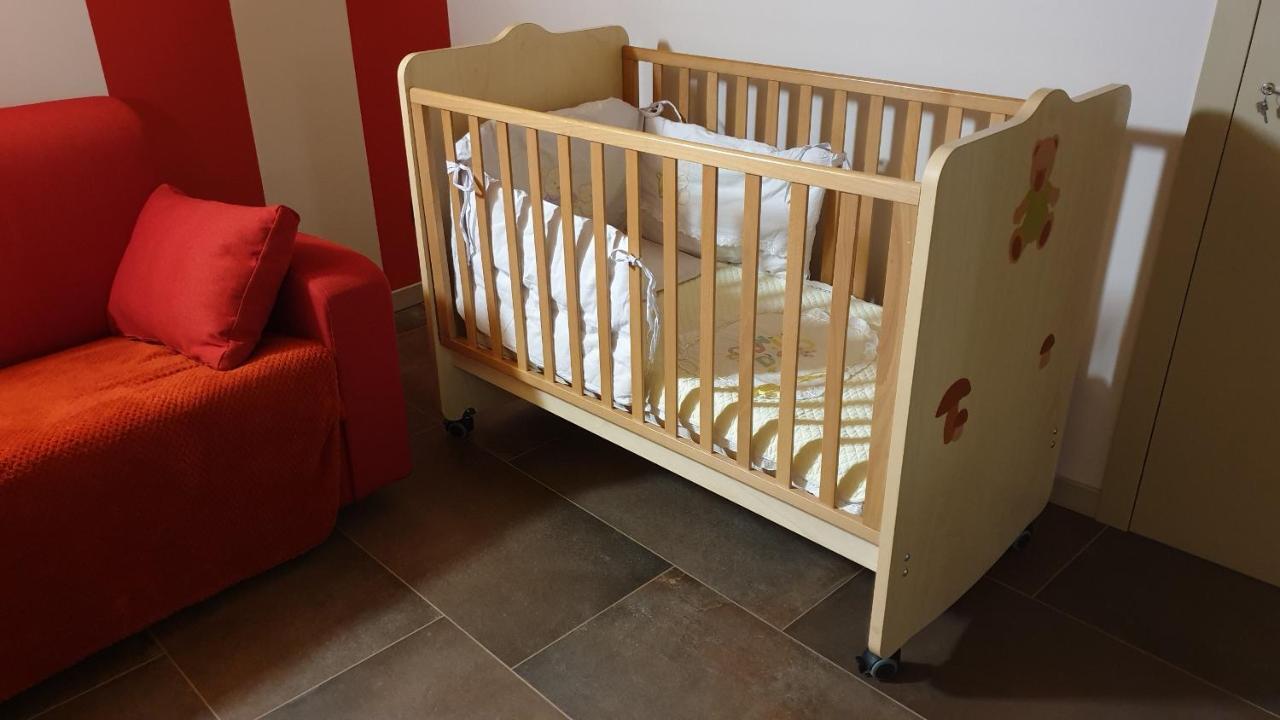 Dimora Rosso San Zeno - Wifi Veloce E Adatto Per Famiglie Verona Exterior photo