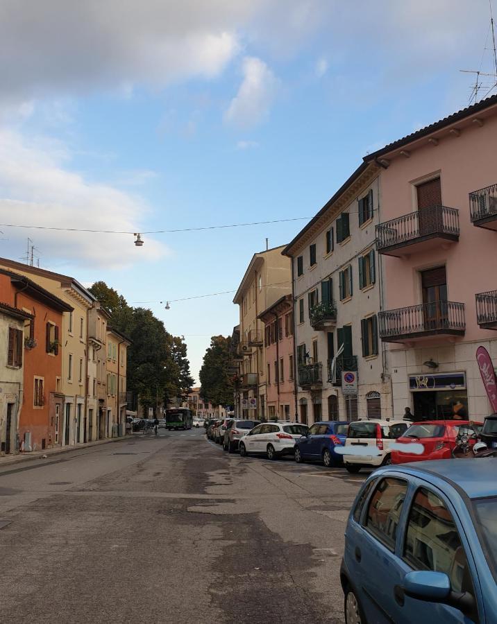 Dimora Rosso San Zeno - Wifi Veloce E Adatto Per Famiglie Verona Exterior photo